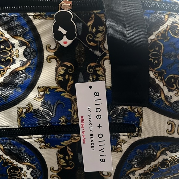 Alice + Olivia Duffle Bag, Regal Romance with Pockets, Sac de Sports New w/Tag - Picture 9 of 11